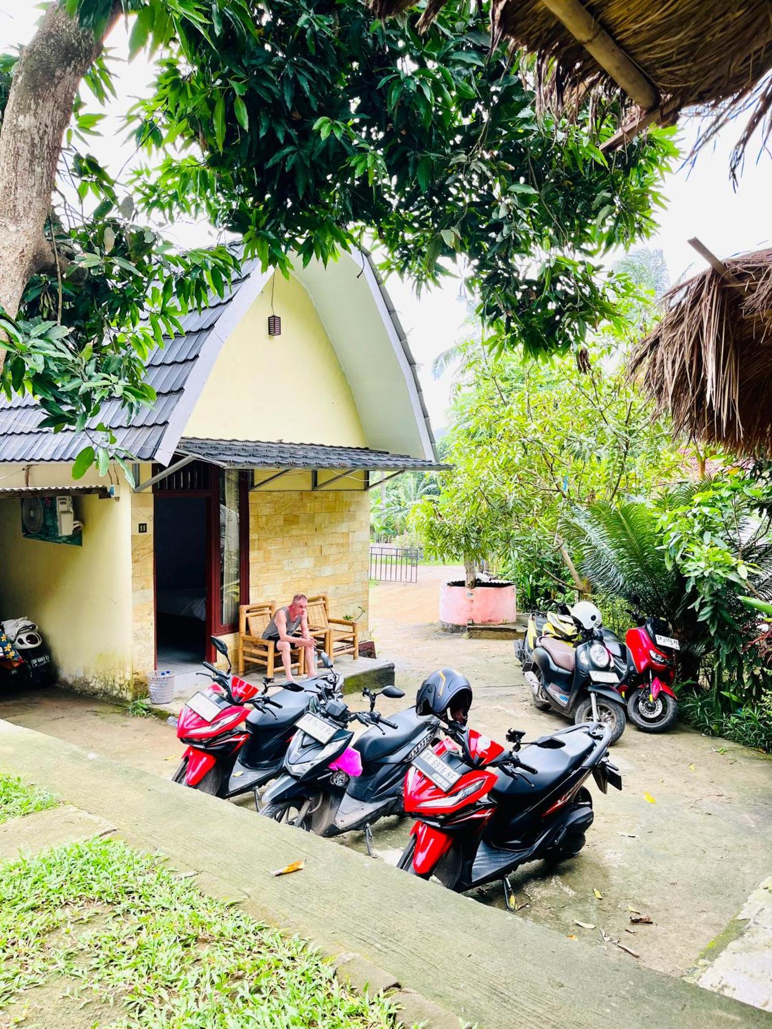Roy Homestay Kuta Kuta  Екстер'єр фото