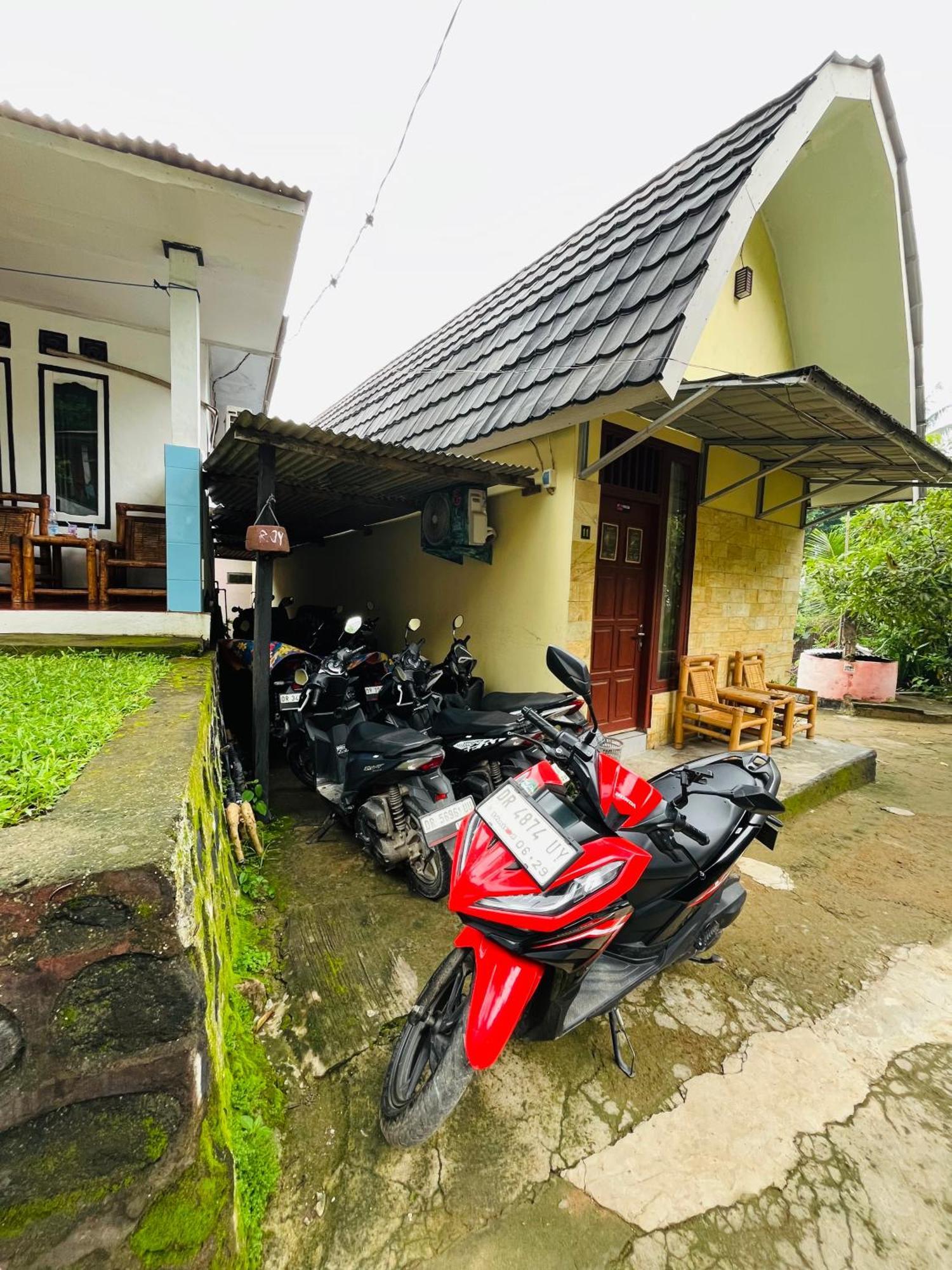 Roy Homestay Kuta Kuta  Екстер'єр фото